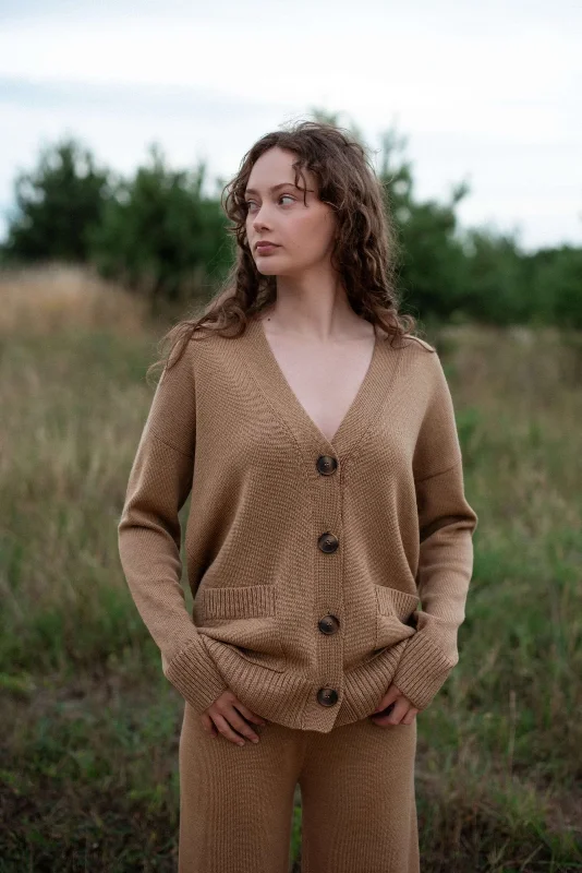 Button-Up Merino Wool Cardigan Camel Chenille Fabric Brocade Fabric Lace Fabric
