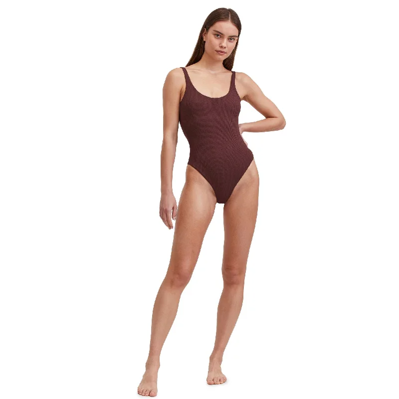 Solid Textured Scoop Neck One-Piece Swimsuit With Low Back