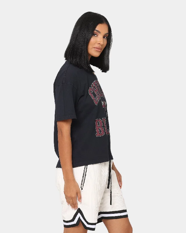 Mitchell & Ness Women's Chicago Bulls Vintage Ivy Arch T-Shirt Washed Black